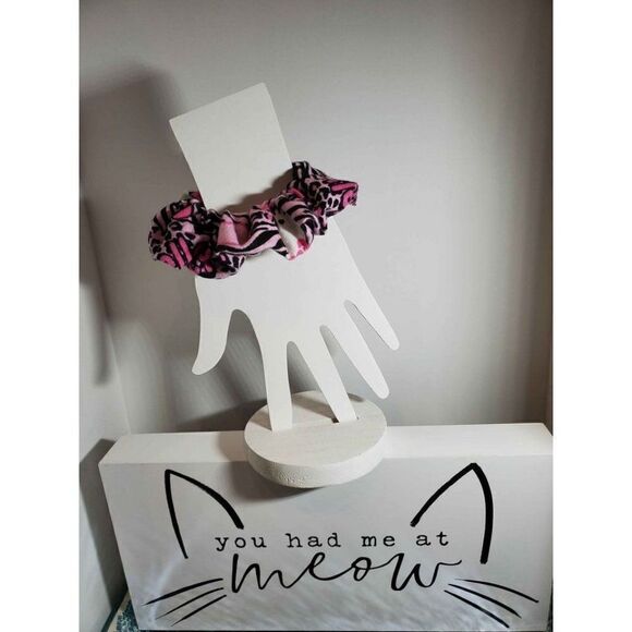HELLO KITTY Leopard Tiger 🐅 Print PINK Hearts Hair Scrunchie FLANNEL 💗 - Picture 4 of 5